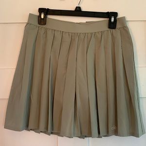 ALO skort size Large